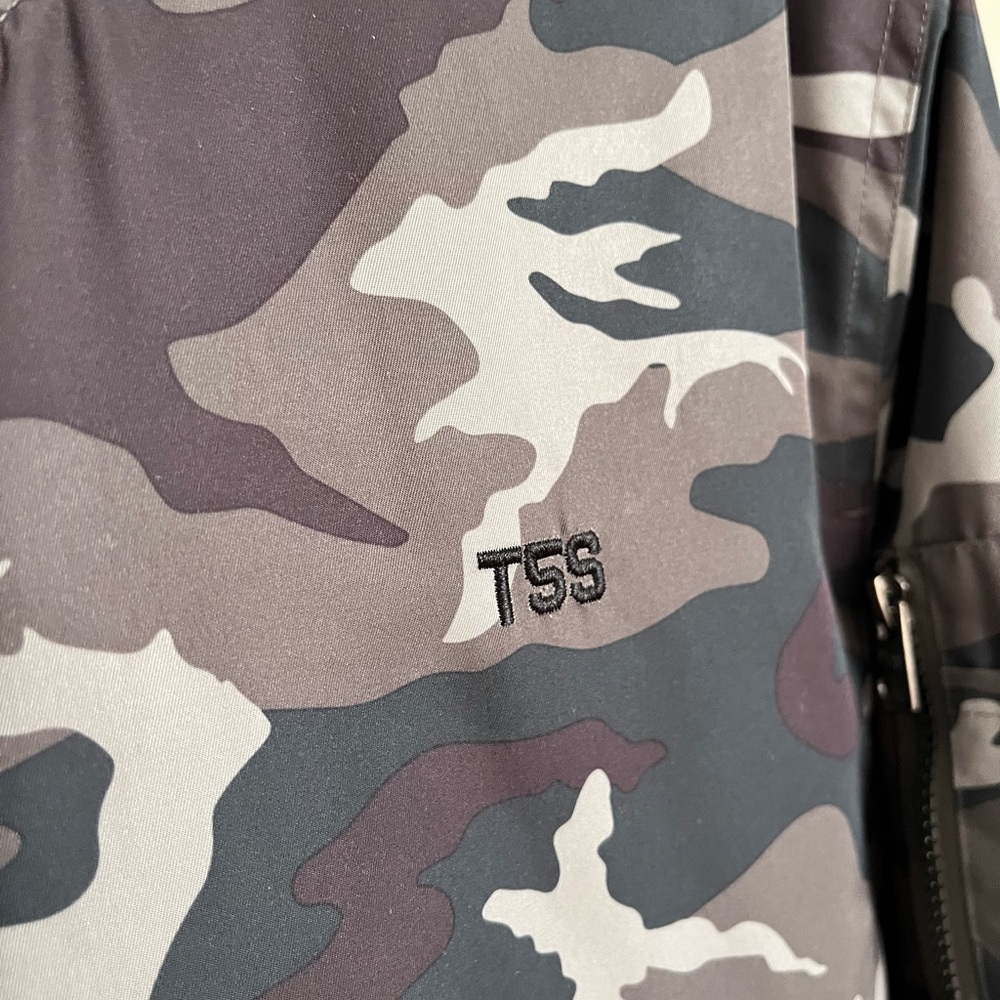 Triple Five Soul Men's Gray Camouflage Bomber Jacket - Picture 5 of 7